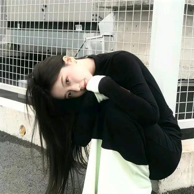 比基尼少女